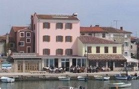 Marina Hotel - Restaurant Fazana Exterior photo